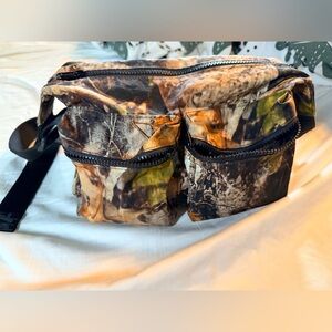 BAGGU photo forrest cargo crossbody